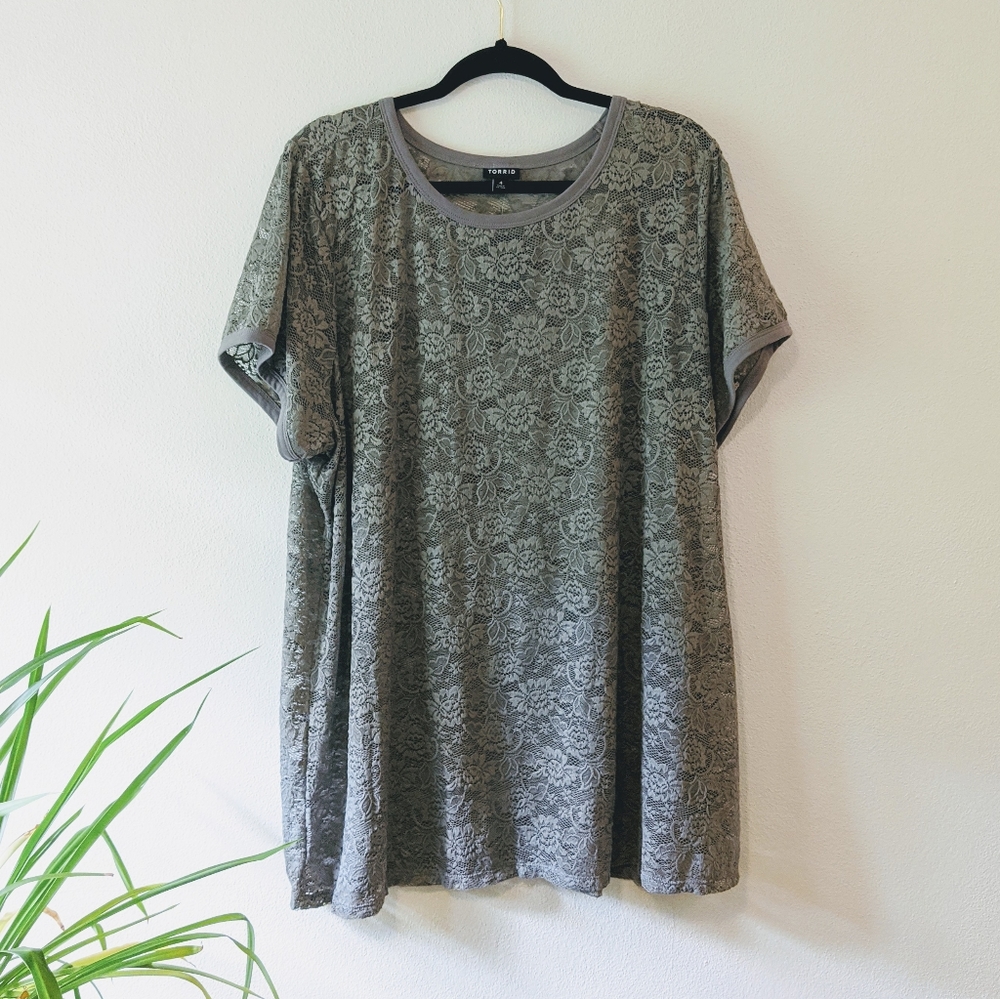 NWT Torrid 4X sheer grey lace tee